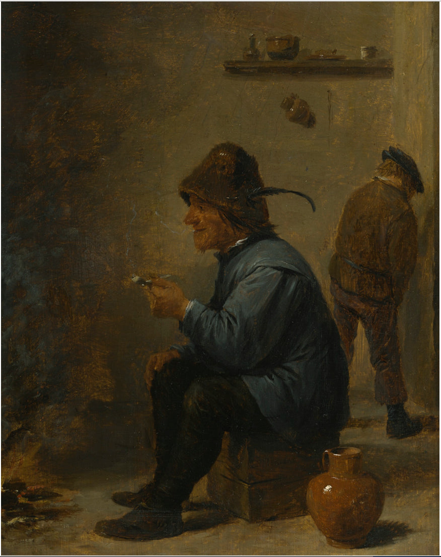 Un homme tenant une pipe assis devant un feu dans une taverne, un homme urinant dans un coin - David Teniers le Jeune